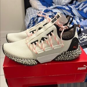 Puma White and Black Athletic Shoes